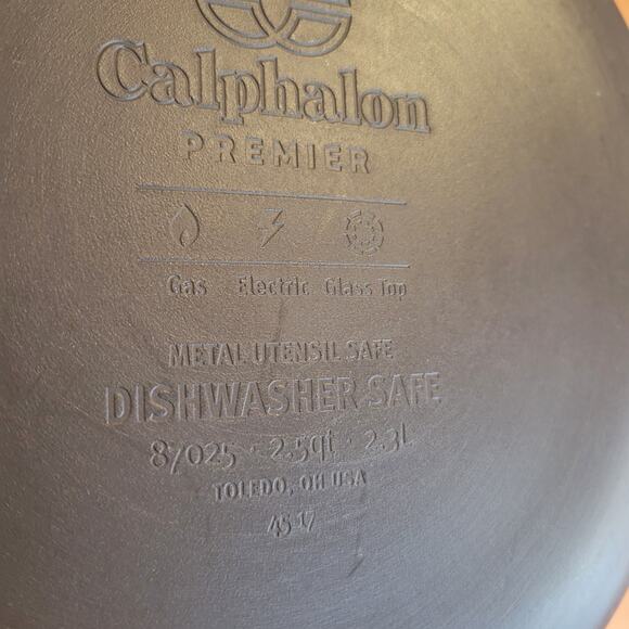 Calphalon 87025 Premier Hard Anodized Space Saving 2.5qt  2.3L Saucepan with Lid - Picture 9 of 12